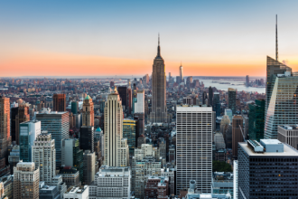 Prisão Após Guerra de Bolas de Neve em Nova York: Quando Brincadeira se Transforma em Conflito Político