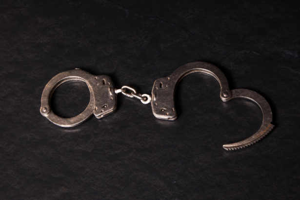 Análise da Decisão do STF sobre a Prisão de Zambelli e o Reconhecimento Internacional da Justiça