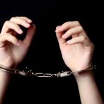 Influencer presa por abuso infantil expõe avanço silencioso da violência digital contra crianças